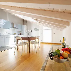 23 Appartement Como