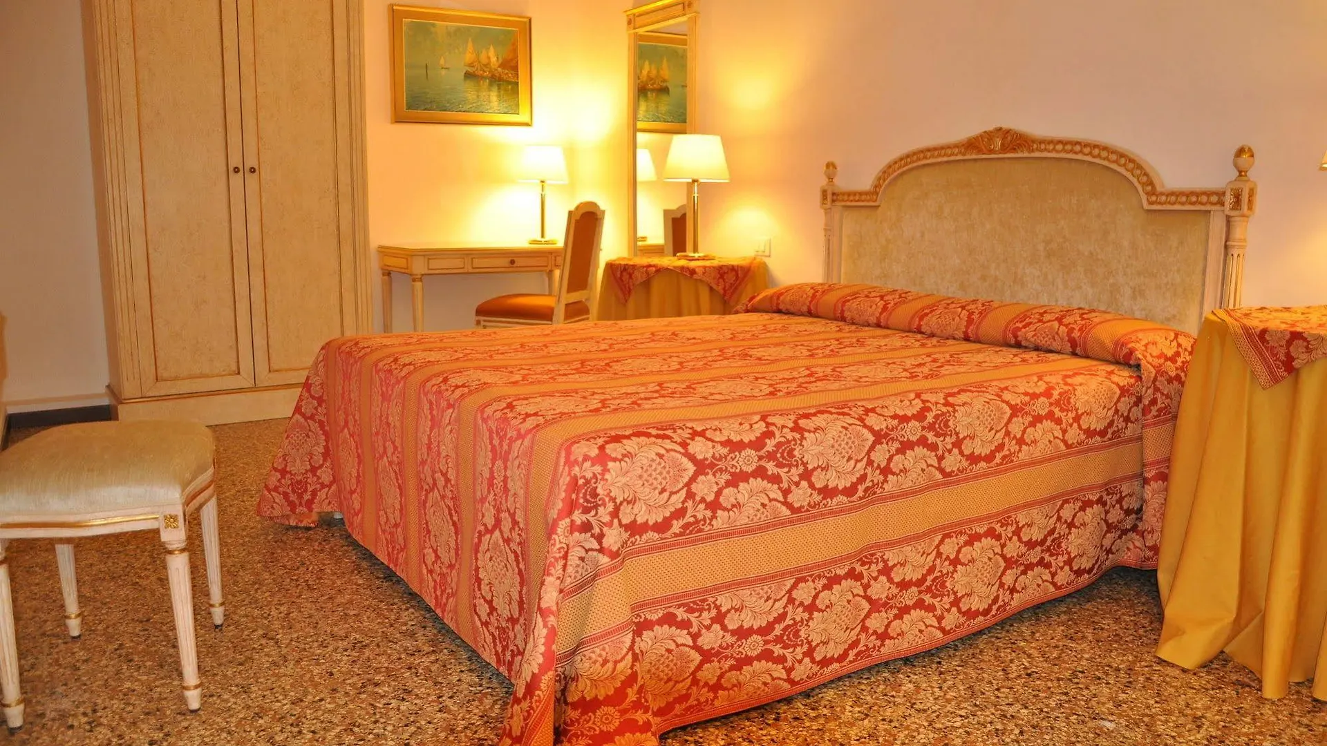 Ca' Bragadin E Carabba Hotel Venice 3*,  Italy